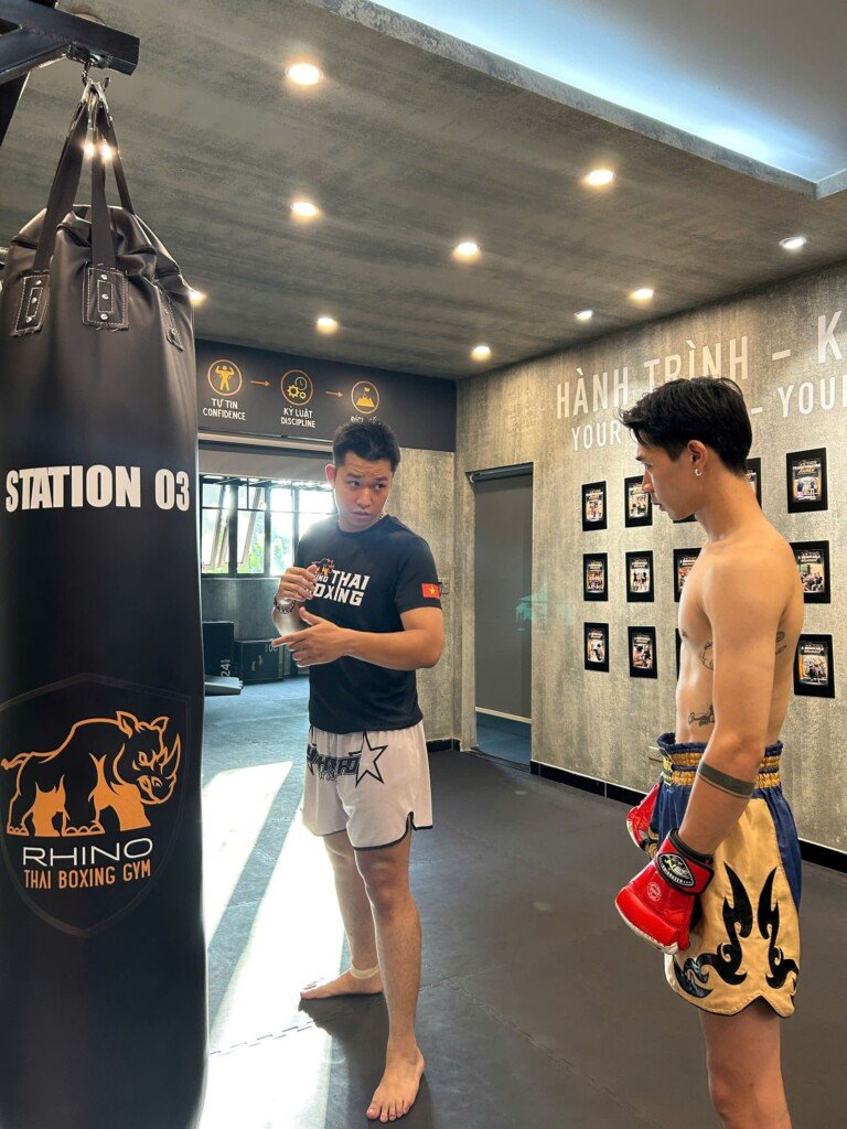 Heavy Bag Training Benefits: Bag Work vs Pads vs Shadow Boxing